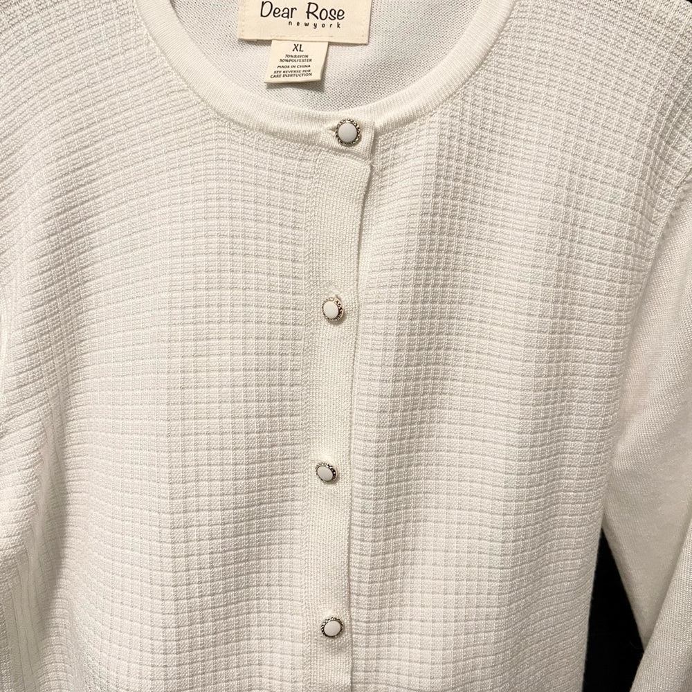DEAR ROSE soft & tender white classic L sweater! Just elegant!
